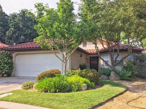 149 Crown Ln, Madera, CA 93637 photo 1