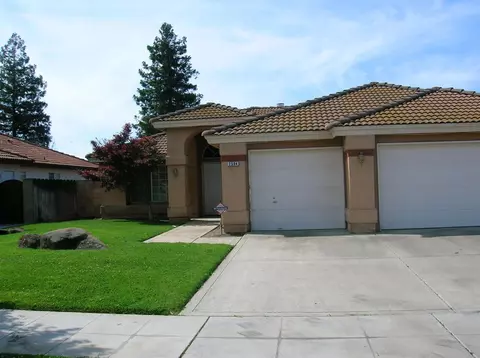 2504 N Foxglove Way, Madera, CA 93637 photo 1