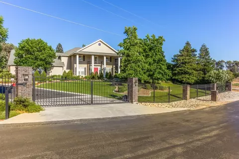 6936 N Autumn Ave, Clovis, CA 93619 photo 1