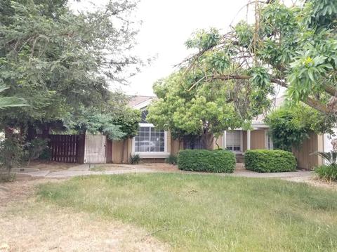 550 W Alluvial Ave, Clovis, CA 93611 photo 1