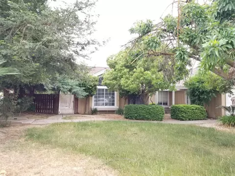550 W Alluvial Ave, Clovis, CA 93611 photo 1