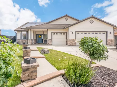 1302 National Dr, Lemoore, CA 93245 photo 1