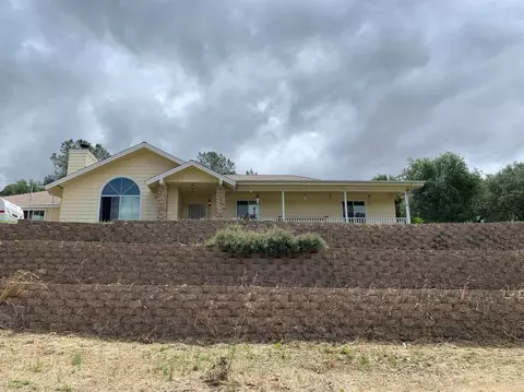 16730 Wildflower Ln, Prather, CA 93651 photo 1