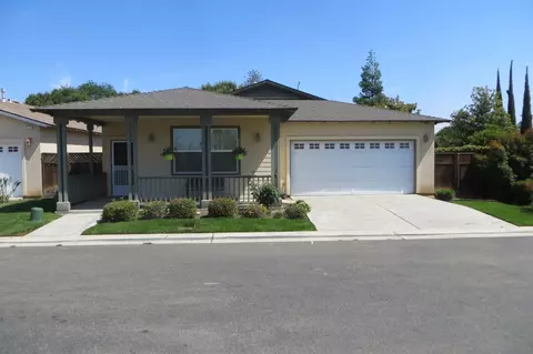 395 Birch Ln, Dinuba, CA 93618 photo 1
