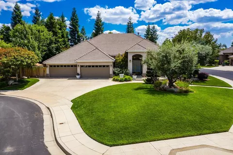 2464 Vermont Ave, Clovis, CA 93619 photo 1