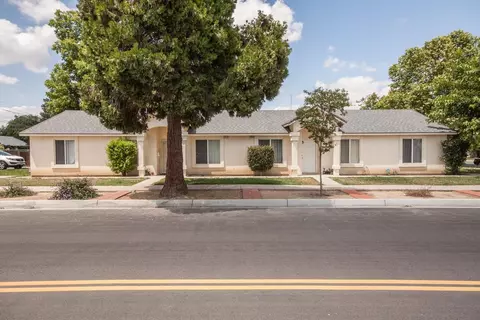 1608 8th St, Sanger, CA 93657 photo 1