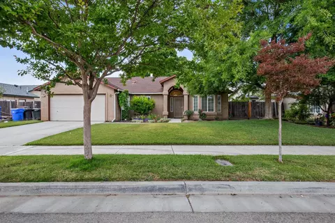 862 Dublin Dr, Lemoore, CA 93245 photo 1