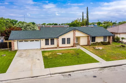 370 E Burlwood Ln, Lemoore, CA 93245 photo 1