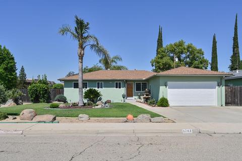 1742 Oxford Ave, Clovis, CA 93612 photo 1