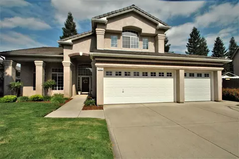 1945 Carolina Ave, Clovis, CA 93611 photo 1