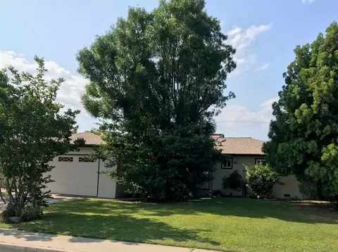608 W Dennis Dr, Clovis, CA 93612 photo 1