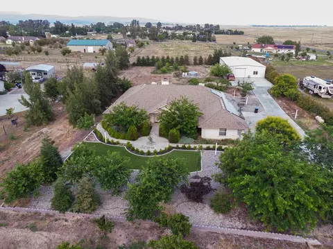 16065 Paula Rd, Madera, CA 93636 photo 1