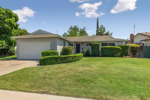 138 W Norwich Ave, Clovis, CA 93612 photo 1