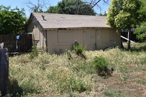 116 Grove St, Madera, CA 93637 photo 1