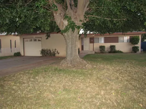 236 Mitchell Ave, Clovis, CA 93612 photo 1