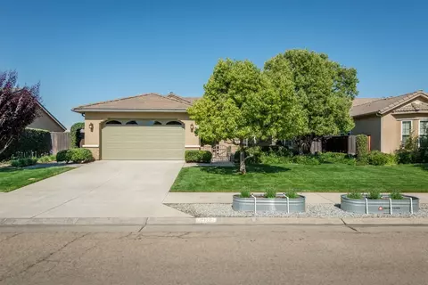 2112 Blackwood Ave, Clovis, CA 93619 photo 1