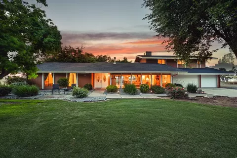 13016 Dipper Ln, Clovis, CA 93619 photo 1