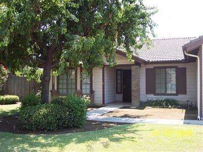 2598 Barstow Ave, Clovis, CA 93611 photo 1