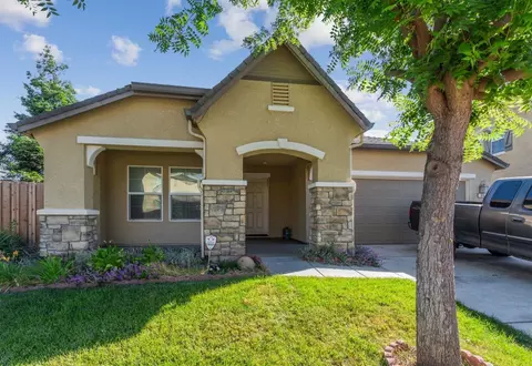914 Pear, Madera, CA 93638 photo 1