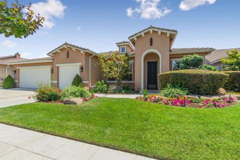 584 Omaha Ave, Clovis, CA 93619 photo 1