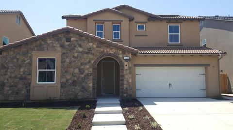 1056 Carmelita Ave, Clovis, CA 93619 photo 1