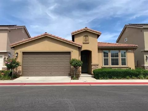 3251 Alps Ln, Clovis, CA 93619 photo 1