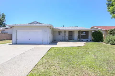 1536 Renn Ave, Clovis, CA 93611 photo 1