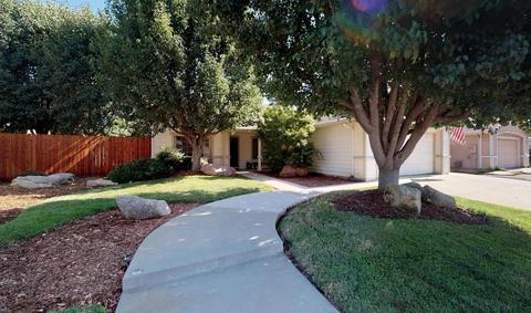2845 Dennis Ave, Clovis, CA 93611 photo 1