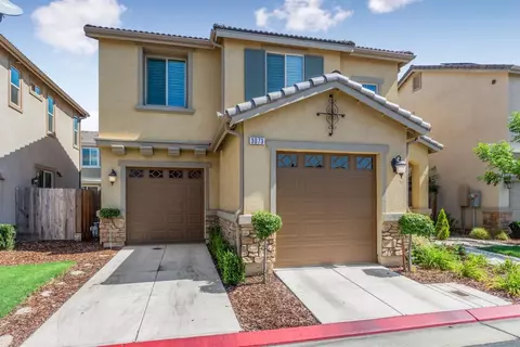 3073 Cirque Ln, Clovis, CA 93619 photo 1