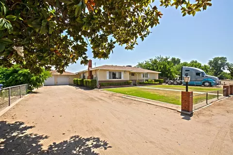 930 Nees Ave, Clovis, CA 93611 photo 1