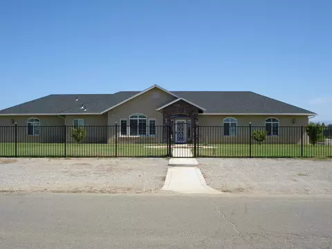 12314 E Cortland Ave, Sanger, CA 93657 photo 1