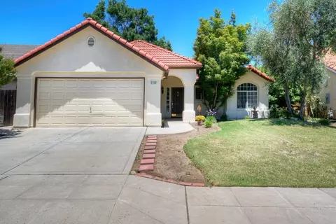 2146 E Ryan Ave, Fresno, CA 93720 photo 1
