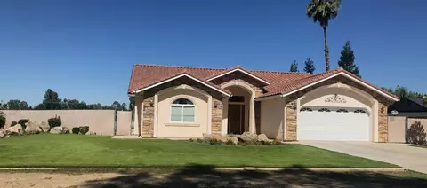 17134 Crescent Dr, Madera, CA 93638 photo 1