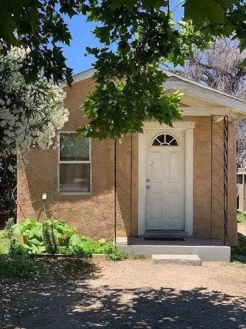 718 Nebraska Ave, Madera, CA 93638 photo 1