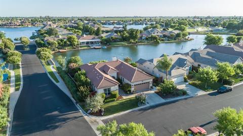10815 E Clearwater Way, Clovis, CA 93619 photo 1