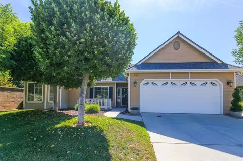 1921 N Rogers Ave, Clovis, CA 93619 photo 1