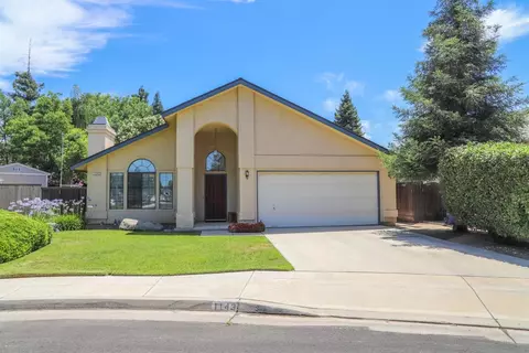 1143 N Carey Ave, Clovis, CA 93611 photo 1