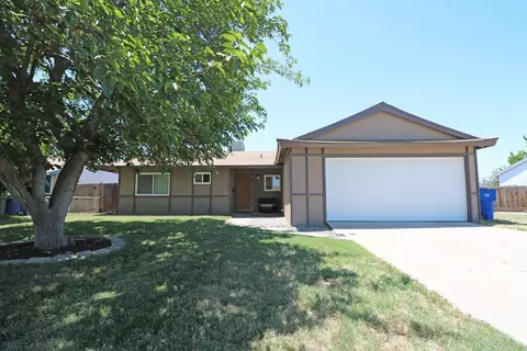 19685 Park Ln, Lemoore, CA 93245 photo 1