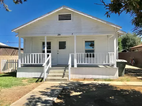 209 E Madera St, Avenal, CA 93204 photo 1