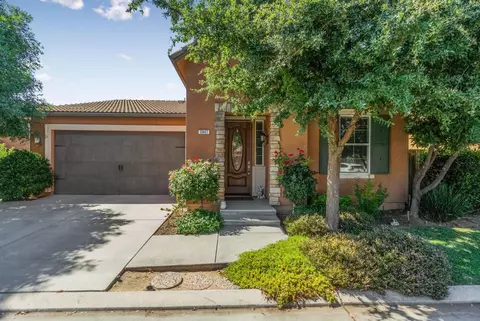 3947 Chessa Ln, Clovis, CA 93619 photo 1