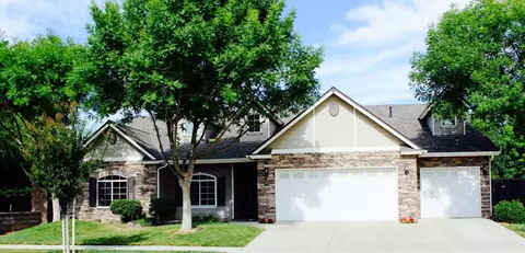 1774 N Perry Ave, Clovis, CA 93619 photo 1