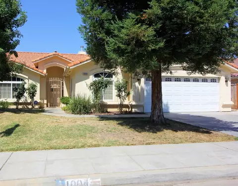 1004 Imperial Dr, Madera, CA 93637 photo 1