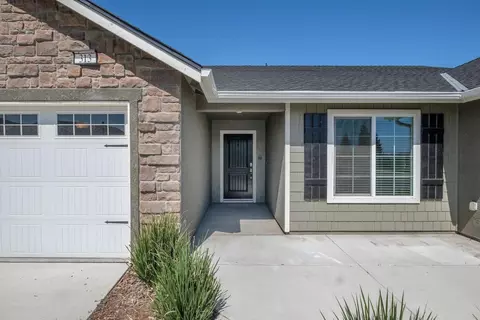 313 Pinewood Ave, Sanger, CA 93657 photo 1