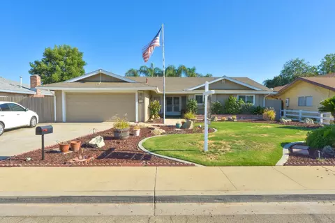 2381 Cherry Ave, Sanger, CA 93657 photo 1