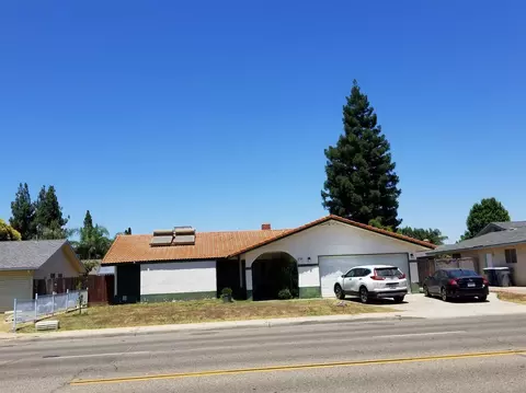 1547 Barstow Ave, Clovis, CA 93611 photo 1