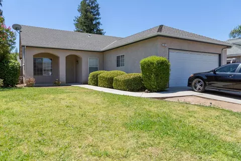 332 W Kelly Ave, Clovis, CA 93611 photo 1