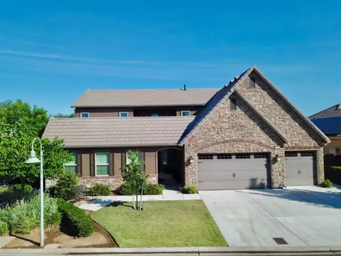 4249 N Waterside Dr, Clovis, CA 93619 photo 1