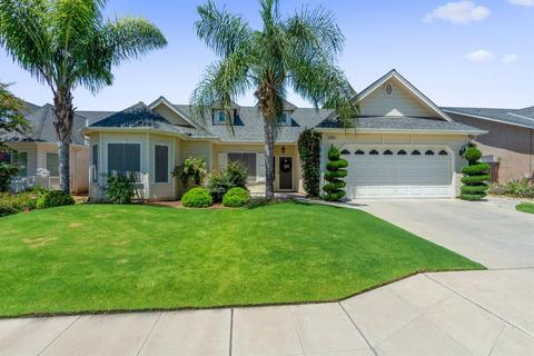 2802 E Christopher Dr, Fresno, CA 93720 photo 1
