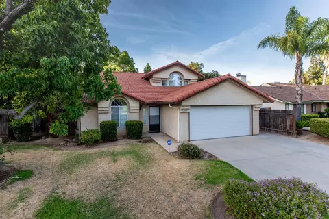 1738 E Deyoung Dr, Fresno, CA 93720 photo 1