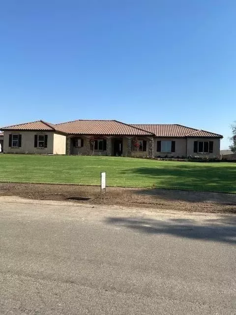 13390 E Falcon Mdws, Clovis, CA 93619 photo 1